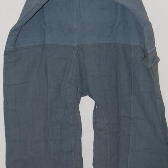 Women's Cropped Fisherman Pants with Elephants - Picture 4 of 5